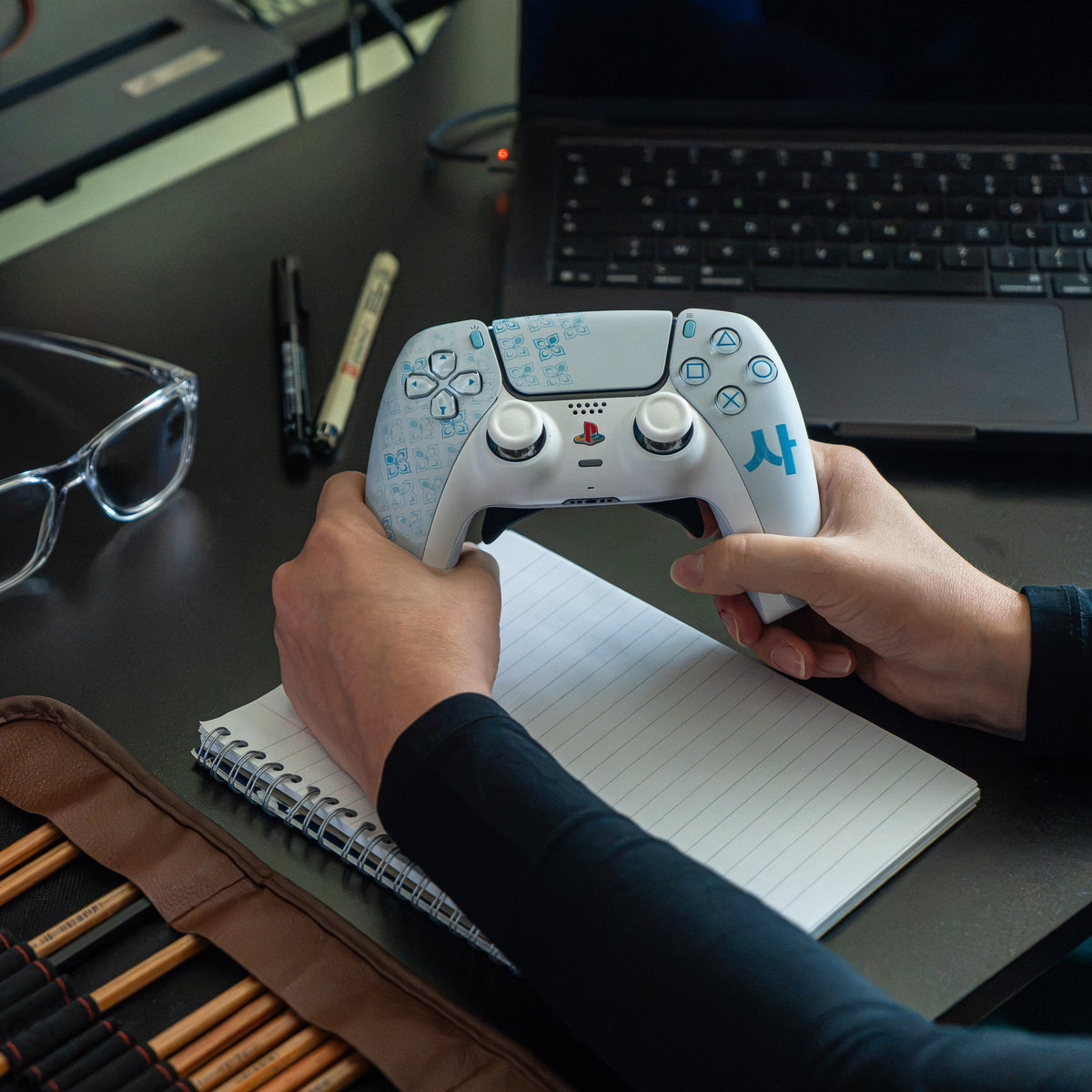 Manette PS5 à Palettes - EVO MW4 White & Blue